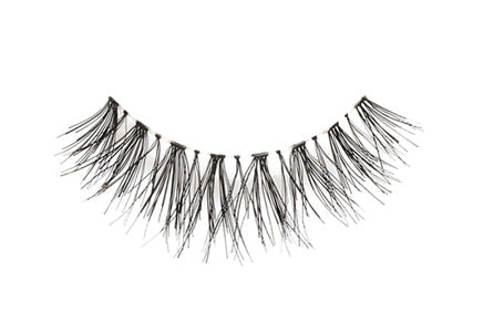 Flared Ardell Magnetic Lash with tapered tips and lightweight design for day-to-night eye definition.