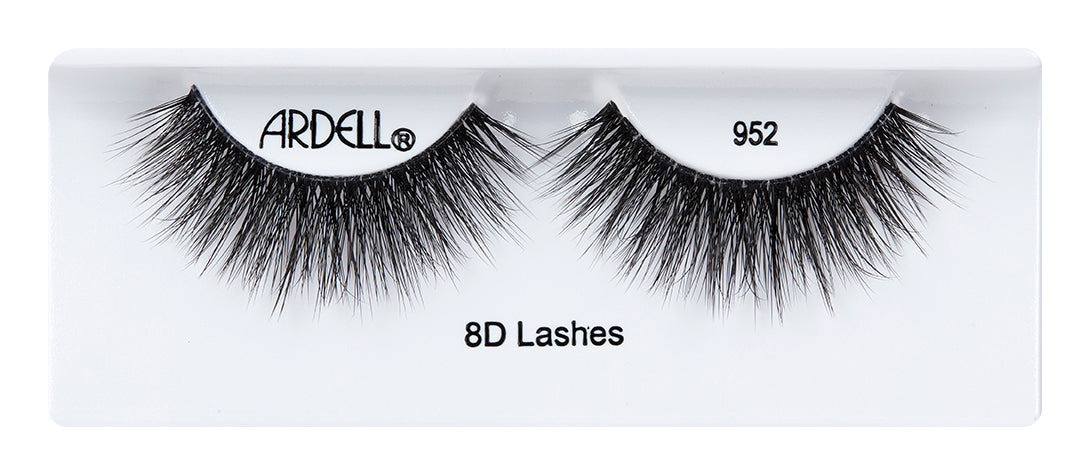 A pair of Ardell 8D Lash 952 placed into its inner container with some texts written on it