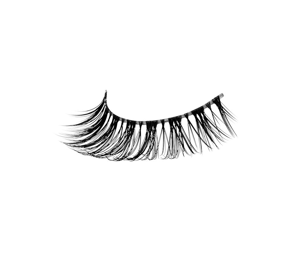 Single Ardell lash with a voluminous, wispy style for a bold look.