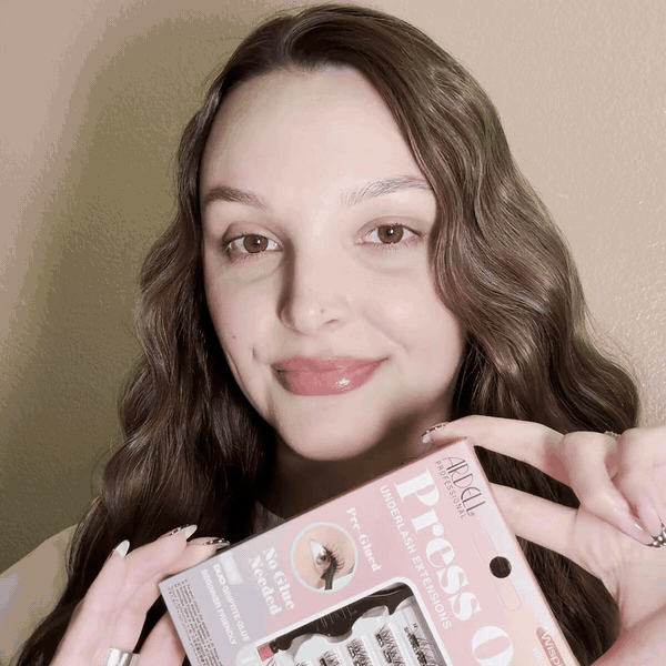 Press On Wispies Volume 30 ct + Applicator GIF
