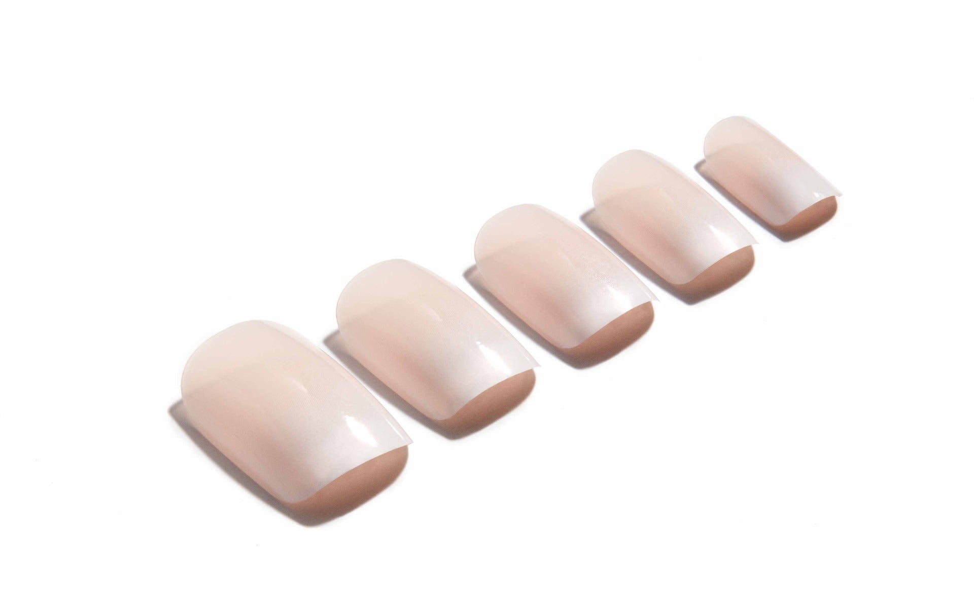 5-piece nail strips lay in white color setting