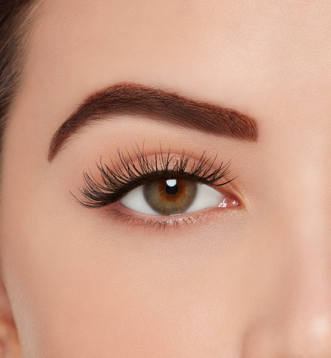 Front view of a model wearing Ardell Active Lash Gainz  lashes
